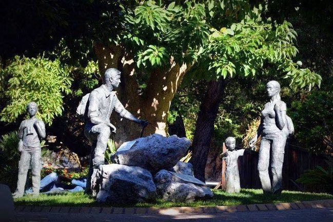 RuizMaritcha's tweet photo. Feliz “ Día de la Mochila” a todos los #caballas 🖤🤍🖤

#Ceuta #Mochila #Orgullocaballa https://t.co/SDGoZTjSkO