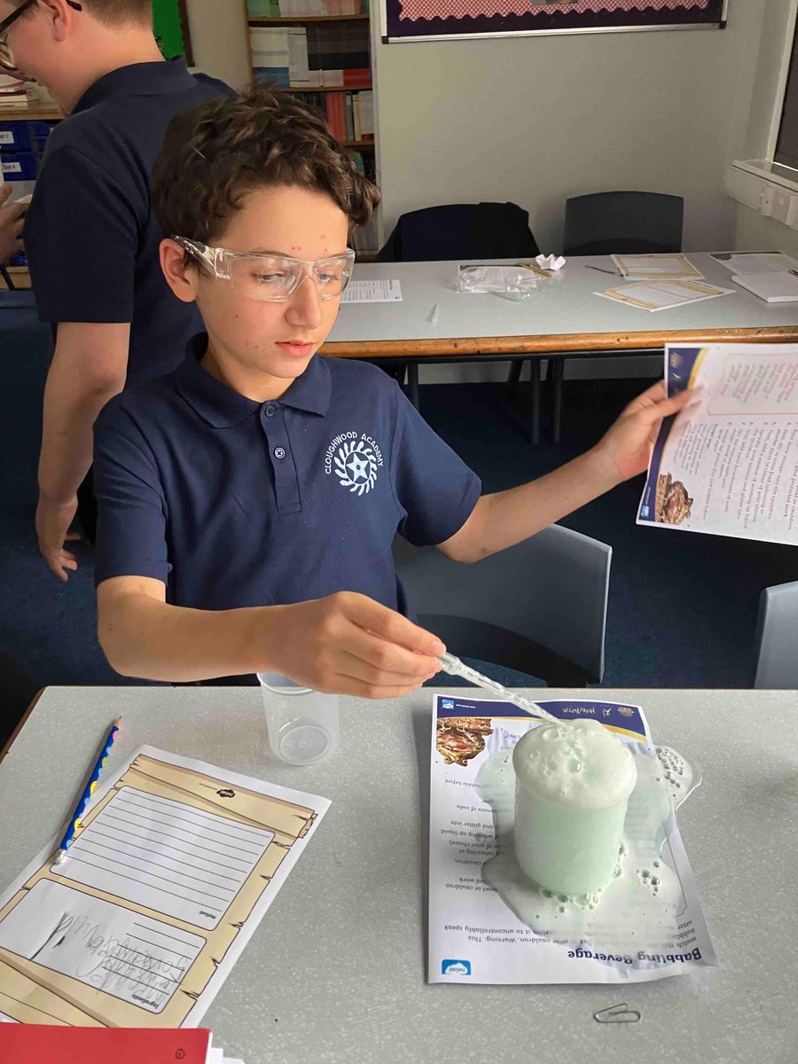 CloughwoodKLT's tweet image. Awesome cool chemistry experiments that are both fun and educational! 🧪 Exploring the world of science, conducting  experiments and learning more about the fascinating field of chemistry! 🤓 #chemistryexperiments #funandscience #coolchemistry