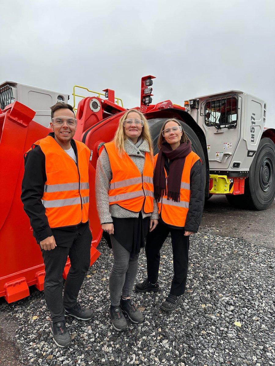 Markkinointi ei liian usein pääse tapaan asiakkaita. Siksi oliki siistiä päästä tutustuun <a href="/Sandvik_Mining/">Sandvik Mining</a> Load and haul -divisioonan tehtaaseen ja markkinointiin Turussa <a href="/HenryWilen/">Henry Wilen</a> ja Eve Mikkosen kanssa.