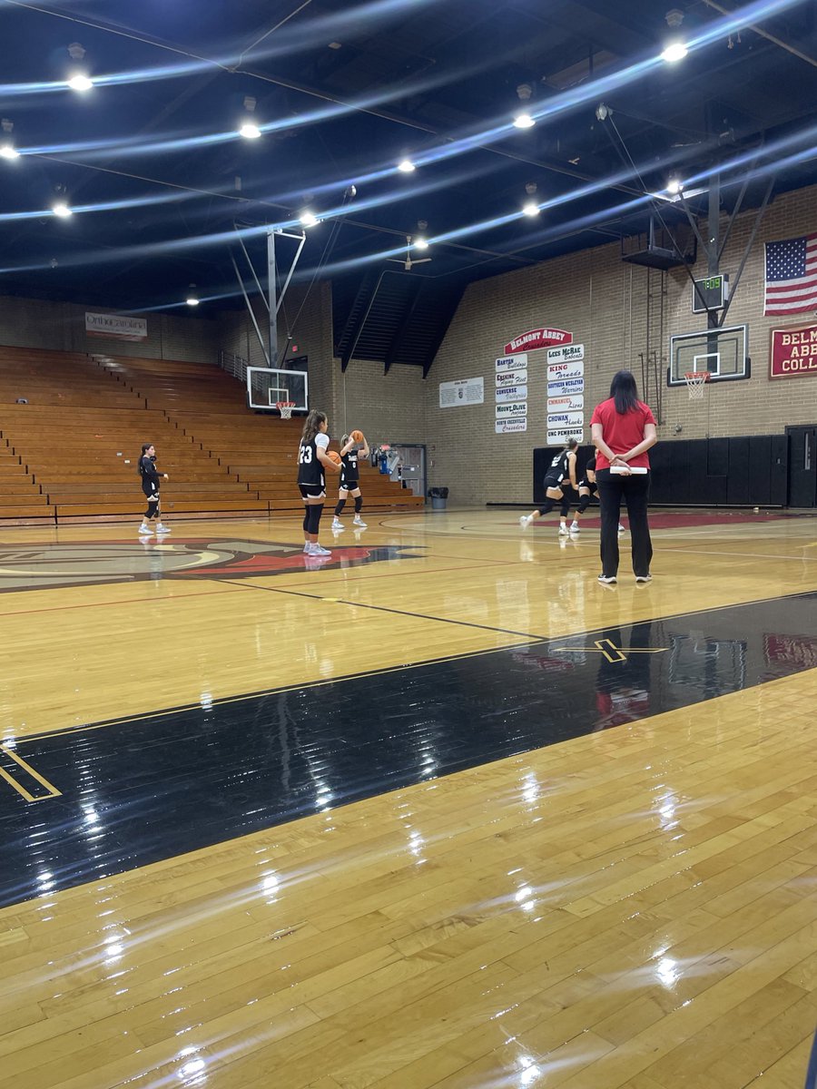Had a great unofficial visit at Belmont Abbey College! Thank you to <a href="/CoachKimLusk/">Kim Lusk</a> @Petermheron and the players for having me and showing me around. <a href="/AbbeyWBB/">Belmont Abbey Women's Basketball</a>
