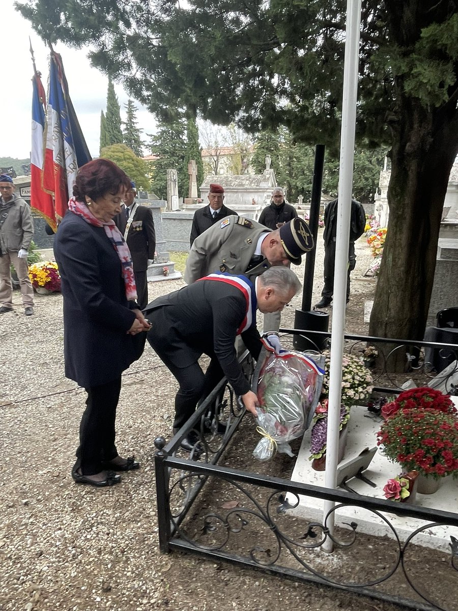 PierreMartin030's tweet photo. En ce 1er Novembre Cérémonie du Souvenir des « Morts pour la France » dans les cimetières d’Alès. #mémoire #recueillement #emotions #liberté #france #merci https://t.co/oEJn7HvSAF