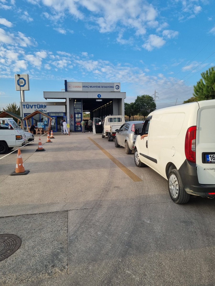 drfaithdz's tweet image. Olmaktan aşırı mutlu olduğum yerdeyim. Adeta Norveç, İsveç, Finlandiyadayım sanki. Her yerden medeniyet fışkırıyor, kimse kimsenin önüne geçmiyor, ne bir bağırış ne bir kavga, herkesin yüzü gülüyor, kurallara uymayan, saçma taleplerde bulunan, türlü bahaneler sunan kimse yok. 2…