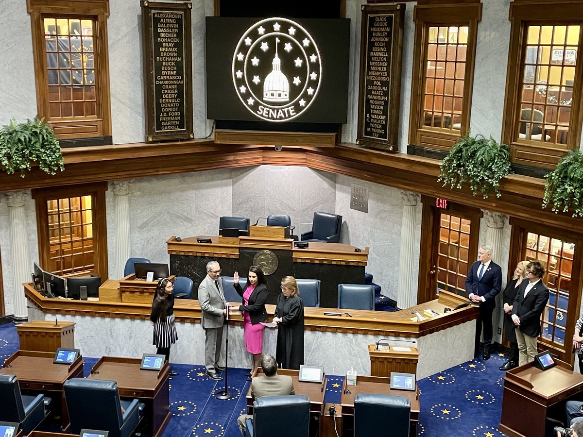 Jennifer Hallowell tweet media