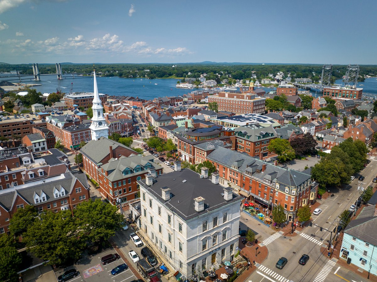 Did you miss Fall Open House? Do you want more ways to visit and connect with UNH? This week's blog shares some of the additional ways that you can engage with our beautiful and welcoming campus, even over the winter! Learn more: unh.me/46TKGuY