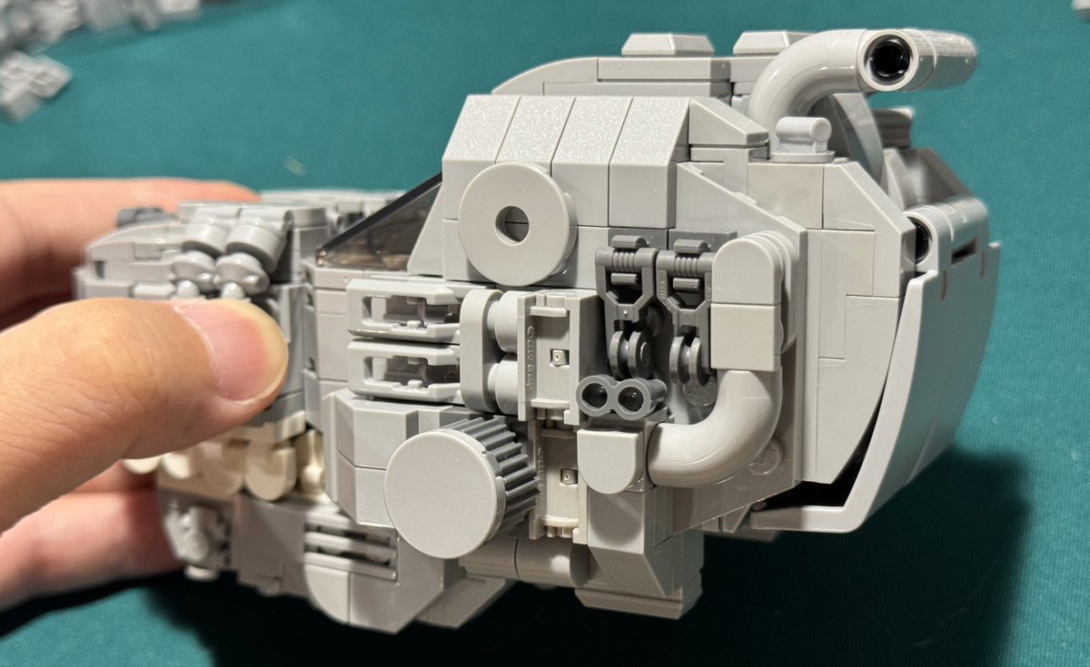 tonneru826lego's tweet photo. レゴジュラスの顔はコレにて一旦終了
パーツ揃い次第色合わせします。

とりあえず手なりで組んでみたけど似てるのかな？ https://t.co/vtKLi4y7Nd