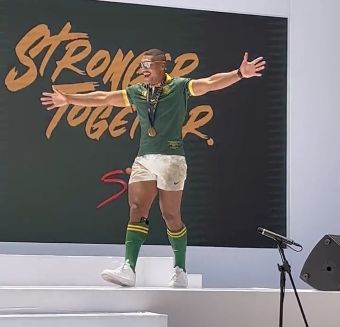 tony_lyall's tweet photo. Obviously love the All Blacks but Damian Willemse still being in his kit days later back in South Africa is pretty great. https://t.co/SxnqRdts8v