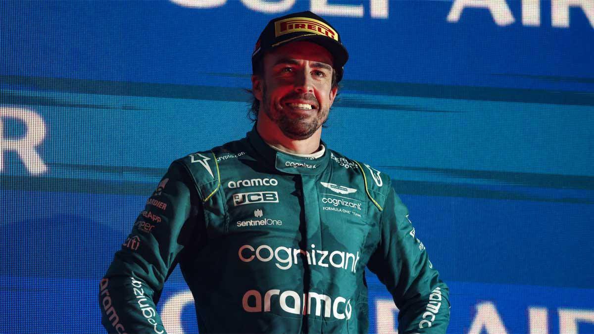 Nanosecso's tweet photo. ¿QUÉ PREFIERES?

🔁 RT.- ALONSO vaya a REDBULL

-  Coche competitivo 

- Su compañero es Verstappen, rival casi imposible de batir.

- No tendría el equipo a favor y probablemente beneficien a su compañero. 

- Si sale mal podría precipitar su retiro de la F1

❤️Mg.- Se QUEDE en ASTON MARTIN 

- Probablemente no tendrá un coche ganador el año que viene 

- Proyecto ilusionante (ya nos han demostrado que pueden sorprender)

- Lider indiscutible y un equipo completamente entregado a él.

- Se retirará de la F1 cuando él quiera.