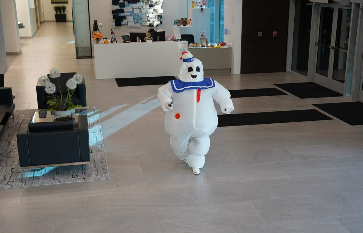 CarsonGroupLLC's tweet image. Our team is brewing up some great ideas this Halloween season! 🧙‍♀️🔮 Hoping everyone has a magical and spooktacular Halloween! #LifeAtCarson