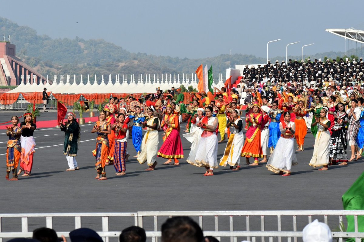 NCC_Dte_Gujarat's tweet photo. #NationalUnityDay
NCC Cdts' magnificent Cultural performance in "Rashtriya Ekta Diwas" celebrated on 31 Oct at Statue of Unity in esteemed presence of PM won resounding accolades &amp; magnanimous felicitation by DGNCC.
@CMOGuj 
@GovernorofGuj 
@irushikeshpatel
@HQ_DG_NCC https://t.co/ClAwsYRvg5