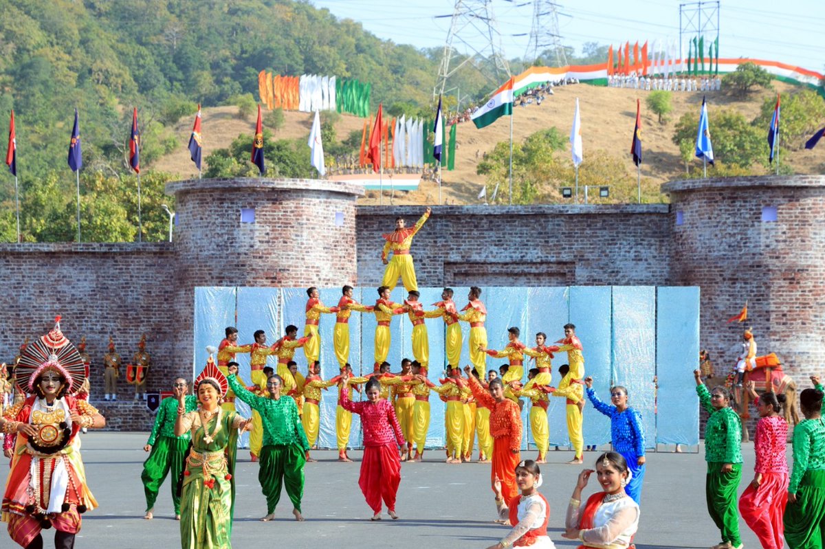 NCC_Dte_Gujarat's tweet photo. #NationalUnityDay
NCC Cdts' magnificent Cultural performance in "Rashtriya Ekta Diwas" celebrated on 31 Oct at Statue of Unity in esteemed presence of PM won resounding accolades &amp; magnanimous felicitation by DGNCC.
@CMOGuj 
@GovernorofGuj 
@irushikeshpatel
@HQ_DG_NCC https://t.co/ClAwsYRvg5