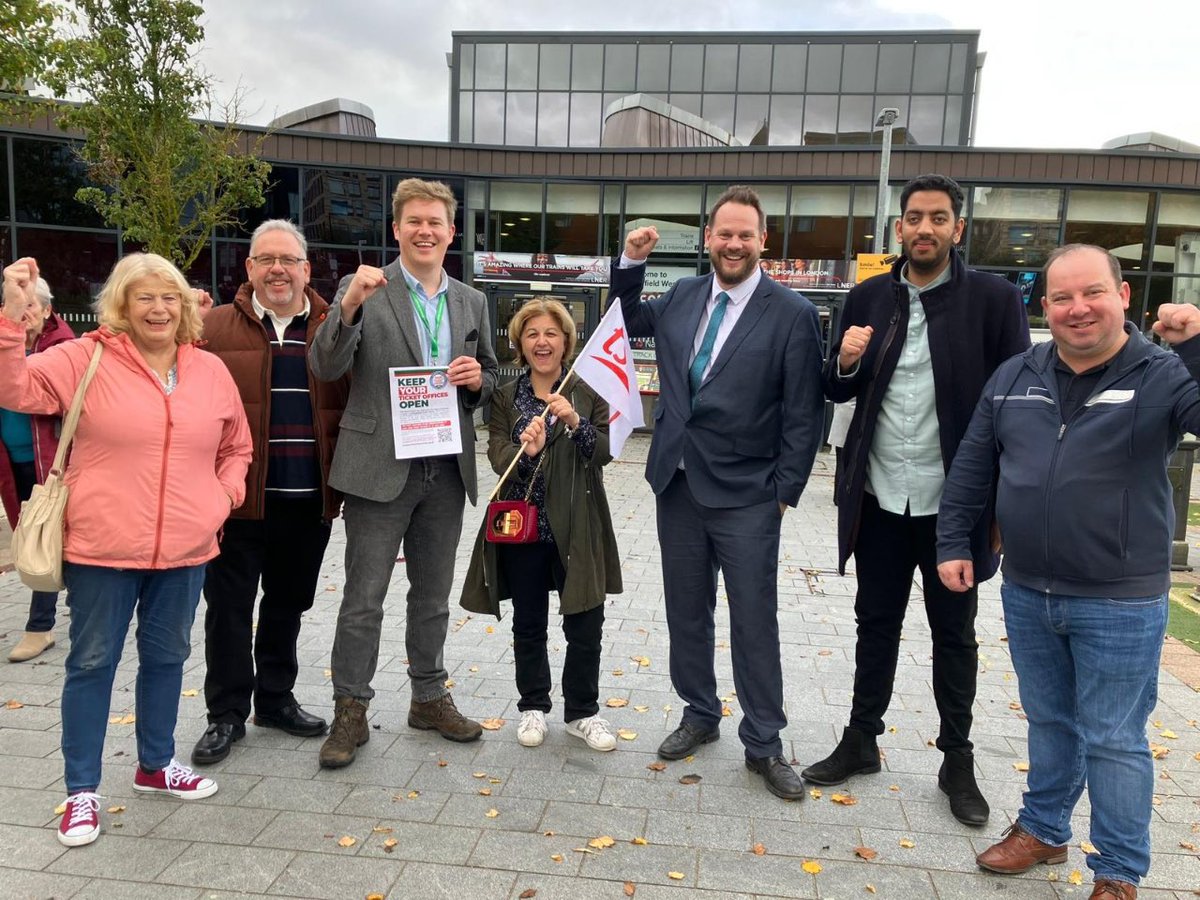 Out at lunchtime marking the success of the campaign to save the Ticket Office at Westgate Station. With @simonlightwood, Nicola Jukes from TSSA and fellow Councillors Hilary Mitchell @JackSHemingway, @matthewmorley7 & @ArmaanKhan_W