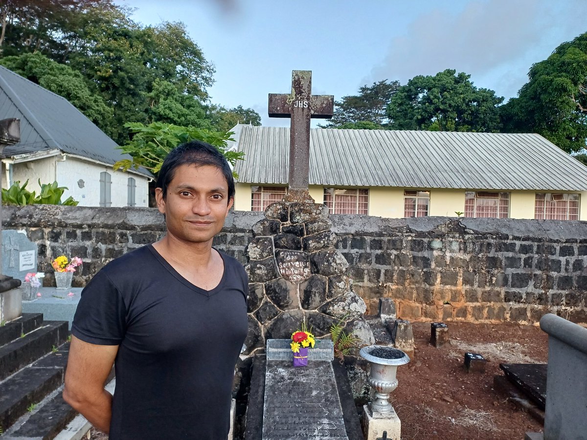 It's #AllSaintsDay in #Mauritius and I took a moment to pay my respects to #Napoleon Chaplin - Antonio Bonavita who is burried in the North of Mauritius.

Read more here:
m.facebook.com/story.php?stor…

#Napoleonic #CommonHeritage
#sharedhistory

@45einfanterie @Lucie008 @guillaum2Vi