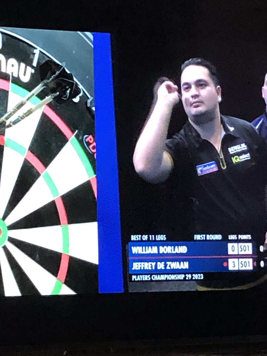 JDZnewspage's tweet photo. Winner!! An impressive 6-1 win for Jeffrey on the stream over William Borland in round 1 of Players championship 29! Into the last 64 where he plays Robbie Knops! #darts https://t.co/GJHXIsd7Zf