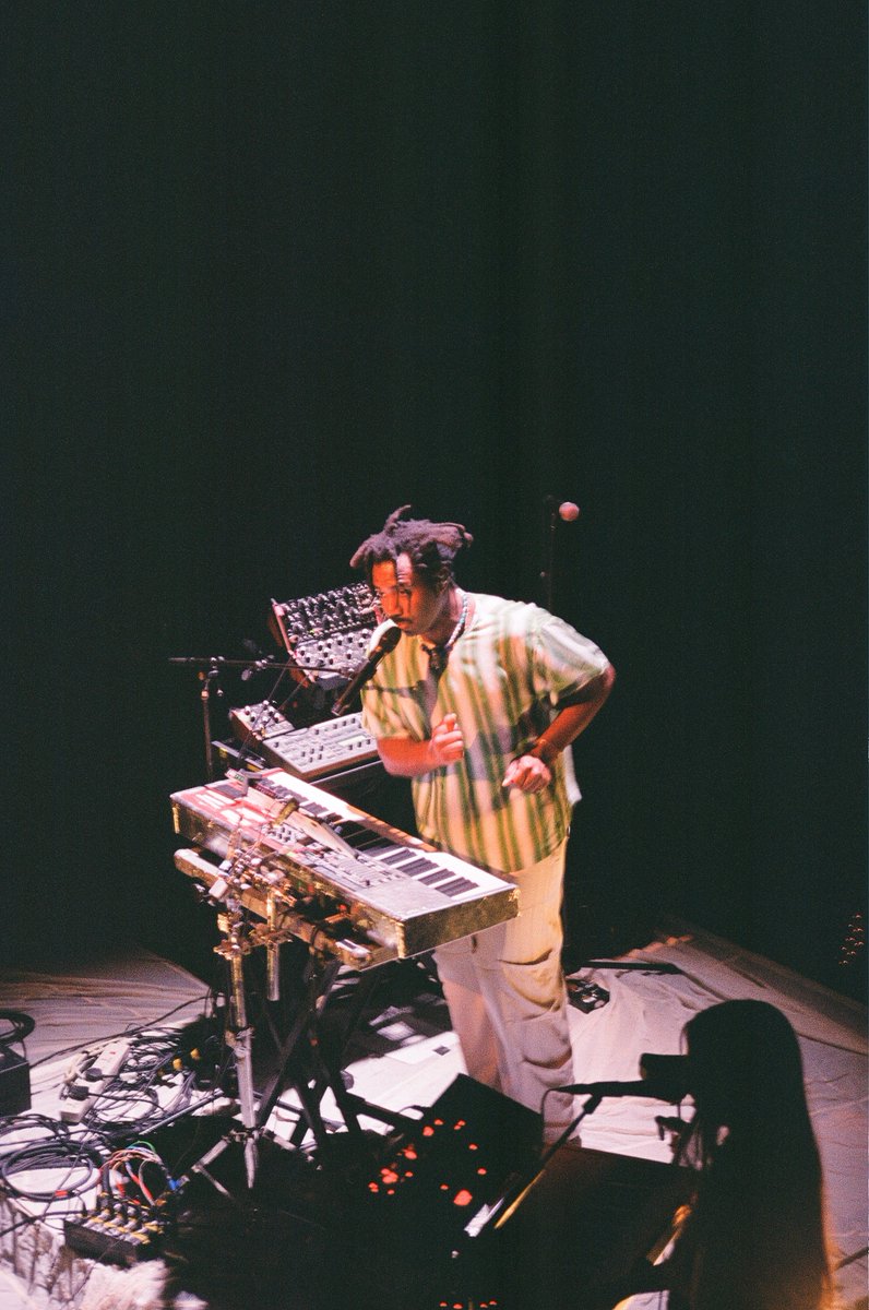 sampha's tweet photo. So special playing in San Francisco again after all this time. Thanks for coming out ❤️ Chicago, see you tonight.

https://t.co/jKupN2lFH7 https://t.co/o8EVmgLOkz