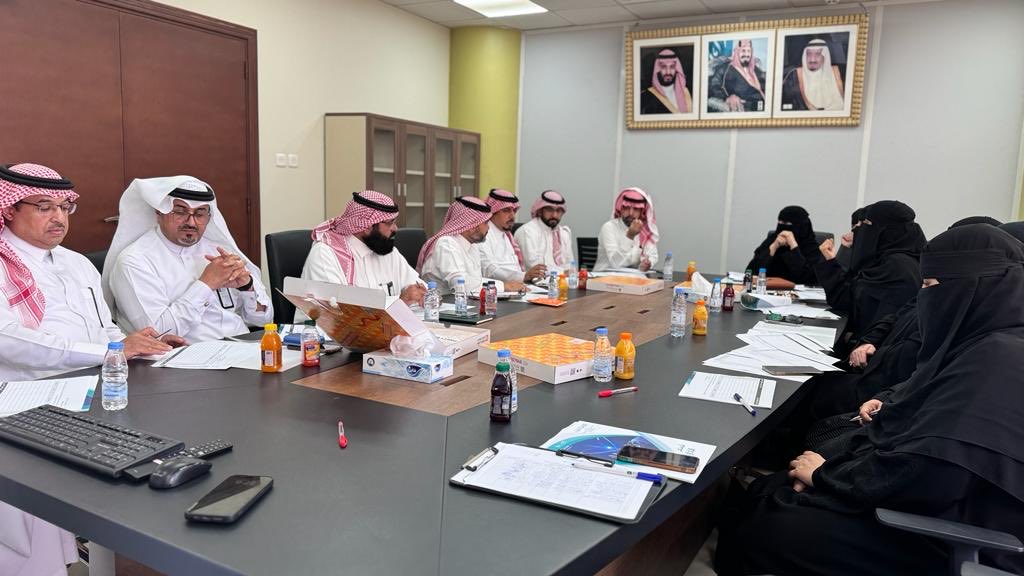 AteeqZh1's tweet photo. نفذت إدارة الإشراف التربوي اليوم 17/4/1445 ورشة تربوية بعنوان دعم وتمكين المدرسة شارك فيها نخبة من مديري ومديرات المدارس بالمنطقة.
تشرفت بإدارة محاور اللقاء وشاركتني  الزميلة نورة البلوشي مشرفة الإدارة المدرسية. https://t.co/3mPYDbvqqV