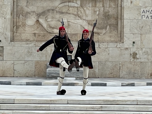 marnicpatterson's tweet photo. It’s #wellnesswednesday at the changing of the guard in #syntagma square in #Athens #Greece. #Evzones (#PresidentialGuards) do this hourly & it requires strength, flexibility & balance.
#evzonesofgreece #thisisgreece #thisisgreece
#travelwritersuniversity #ifwtwa1 @ifwtwa1 https://t.co/sLFOov4ZRI