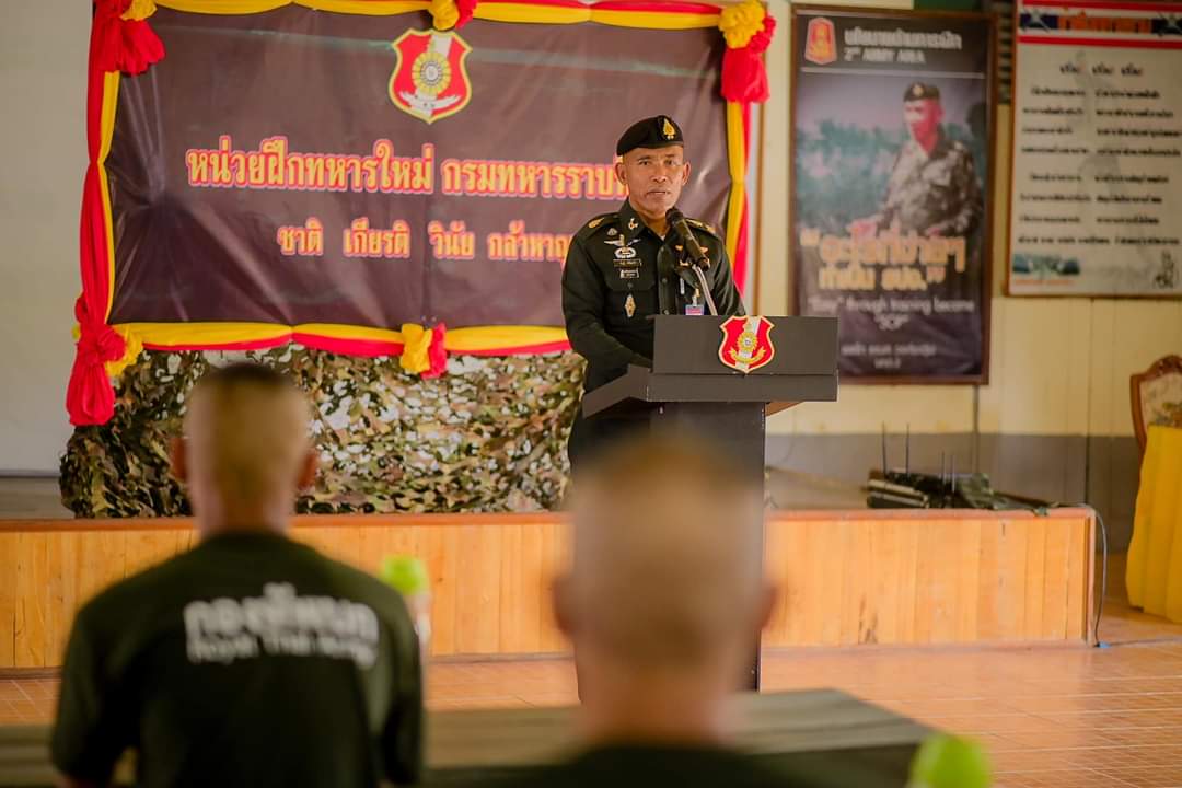 6irARMY's tweet photo. “ยินดีต้อนรับน้องคนเล็ก" 🪖 

📍  พลตรี ณัฎฐ์  ศรีอินทร์ ผู้บัญชาการกองพลทหารราบที่ 6 เดินทางมาตรวจเยี่ยมทหารใหม่ ผลัดที่ 2/66

#น้องคนเล็ก
#BootCamp66
#พลทหาร
#กรมทหารราบที่6
#กองพลทหารราบที่6
#กองทัพภาคที่2
#กองทัพบก https://t.co/kUS3R4iU5o