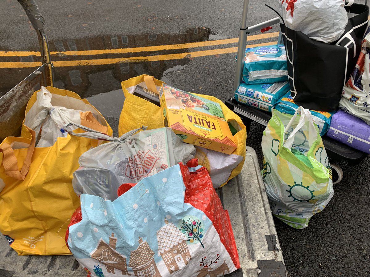 Many thanks to <a href="/stpaulspri/">St Pauls Primary Sch</a> for your generous harvest donations. 
Very glad you had some trolleys to hand! 🚚