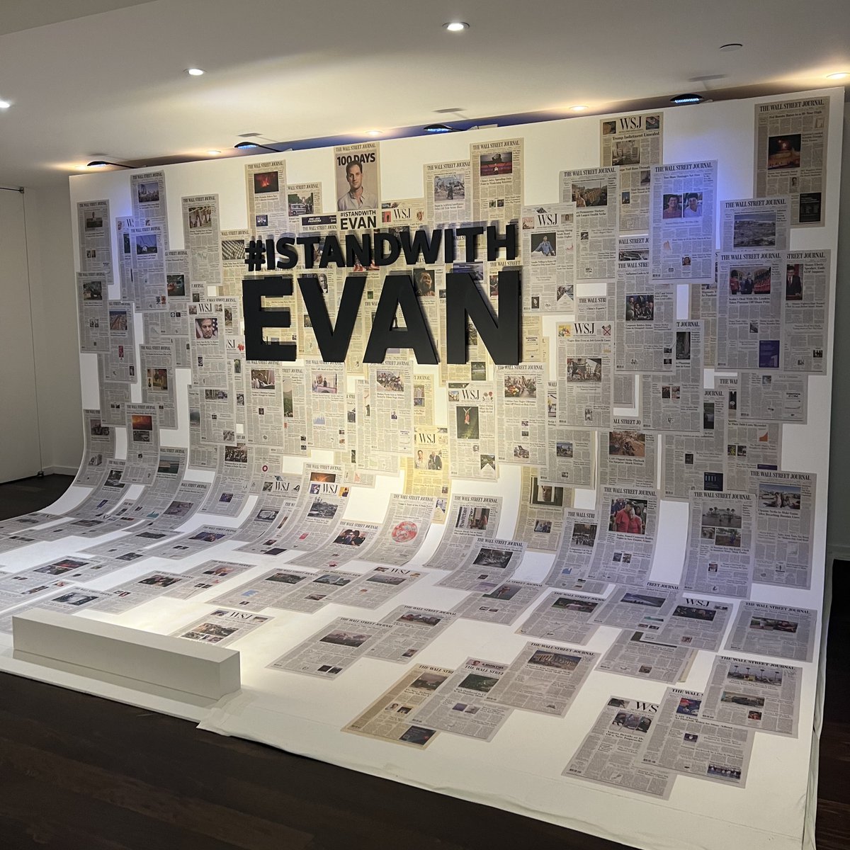 31 WEEKS. @WSJ reporter Evan Gershkovich is being held in a Russian prison, accused of a crime that the U.S. and the Journal say he absolutely did NOT commit. He's a journalist, and he was there to do his job—a job he loves #IStandWithEvan #FreeEvan #Journalismisnotacrime