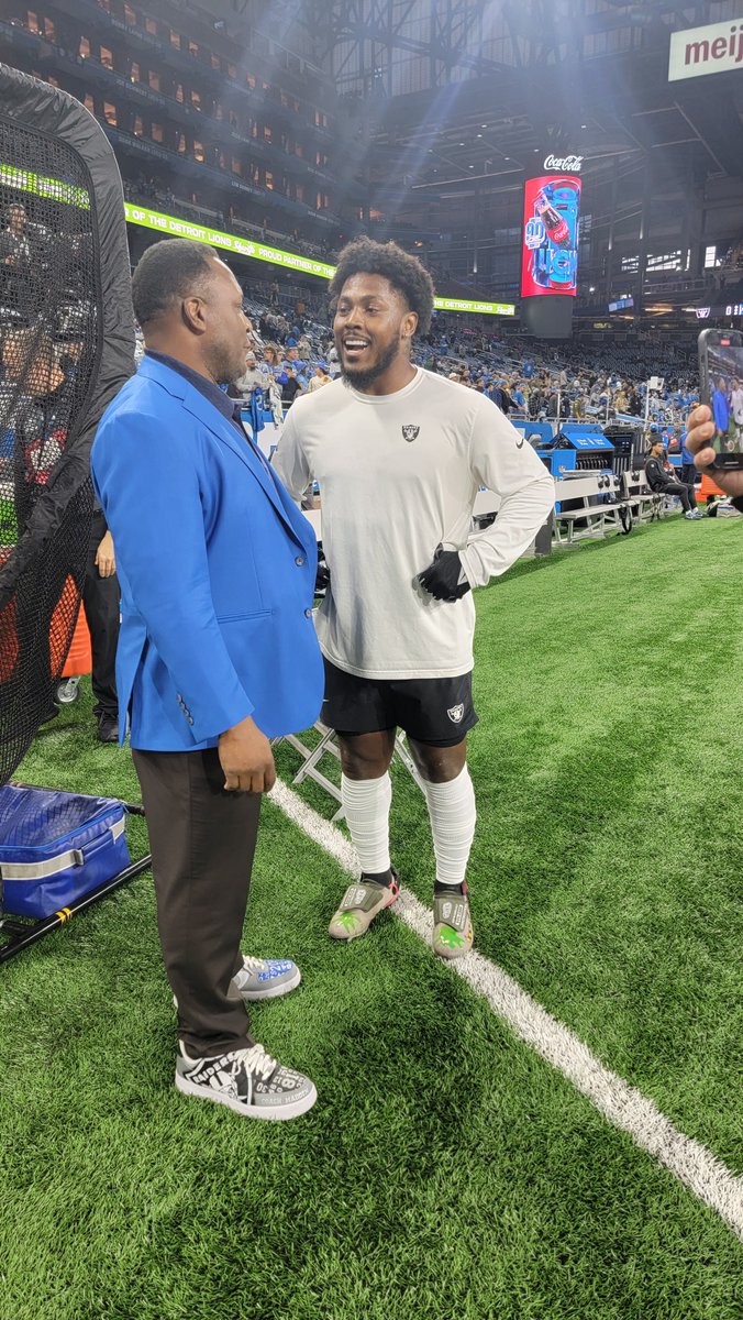 BarrySanders's tweet photo. Couple of pictures of me and @iAM_JoshJacobs of the @Raiders who I got a minute with pre-game - when he started walking up toward me I as thinking which LB is this guy? #LionsWin @ESPNNFL #MNF https://t.co/5EanEliMtU