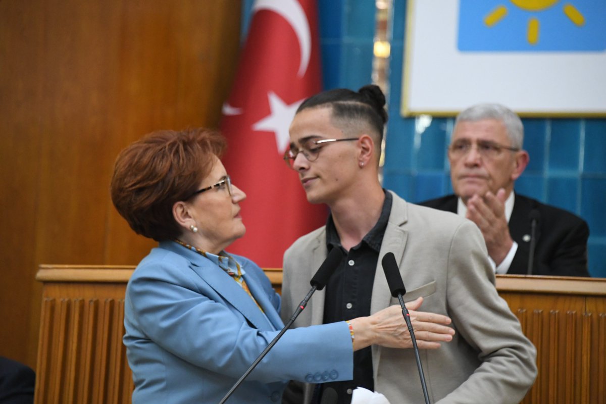 Sesimizi duyurmaya çalıştığı , öğrencilerin arkasında samimi bir şekilde duruşunu bozmayan her zaman öğrencinin hakkını savunan ve de bizlere Milletin Kürsüsünde söz hakkı tanıdığı için Sayın Meral Akşener hanıma teşekkürlerimi iletiyorum. @meral_aksener