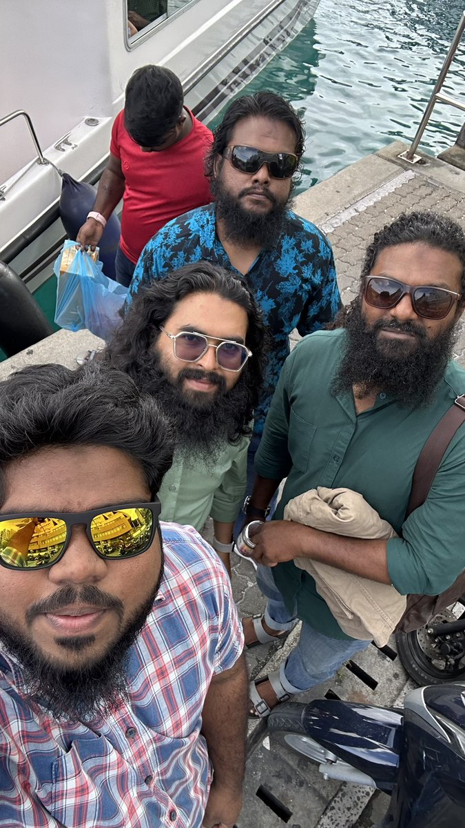 މުޅި  ޤައުމު އޮތީ ފަލަސްޠީނާއެކު 🇵🇸❤️🇲🇻

މާފުށީގެ ދަޢުވަތަކަށް އެކޮޅަށް ފުރަމުން ނަގާލި ފޮޓޮއެއް..