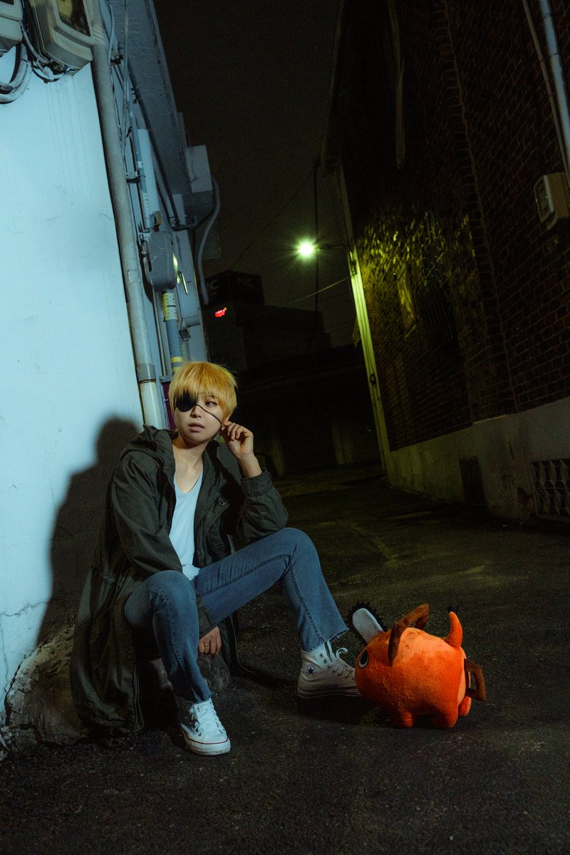 *cos 
チェンソ - マ-デンジ 
chainsawman - denji