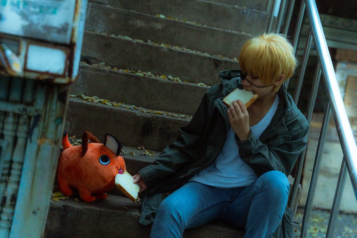 *cos 
チェンソ - マ-デンジ
 chainsawman - denji