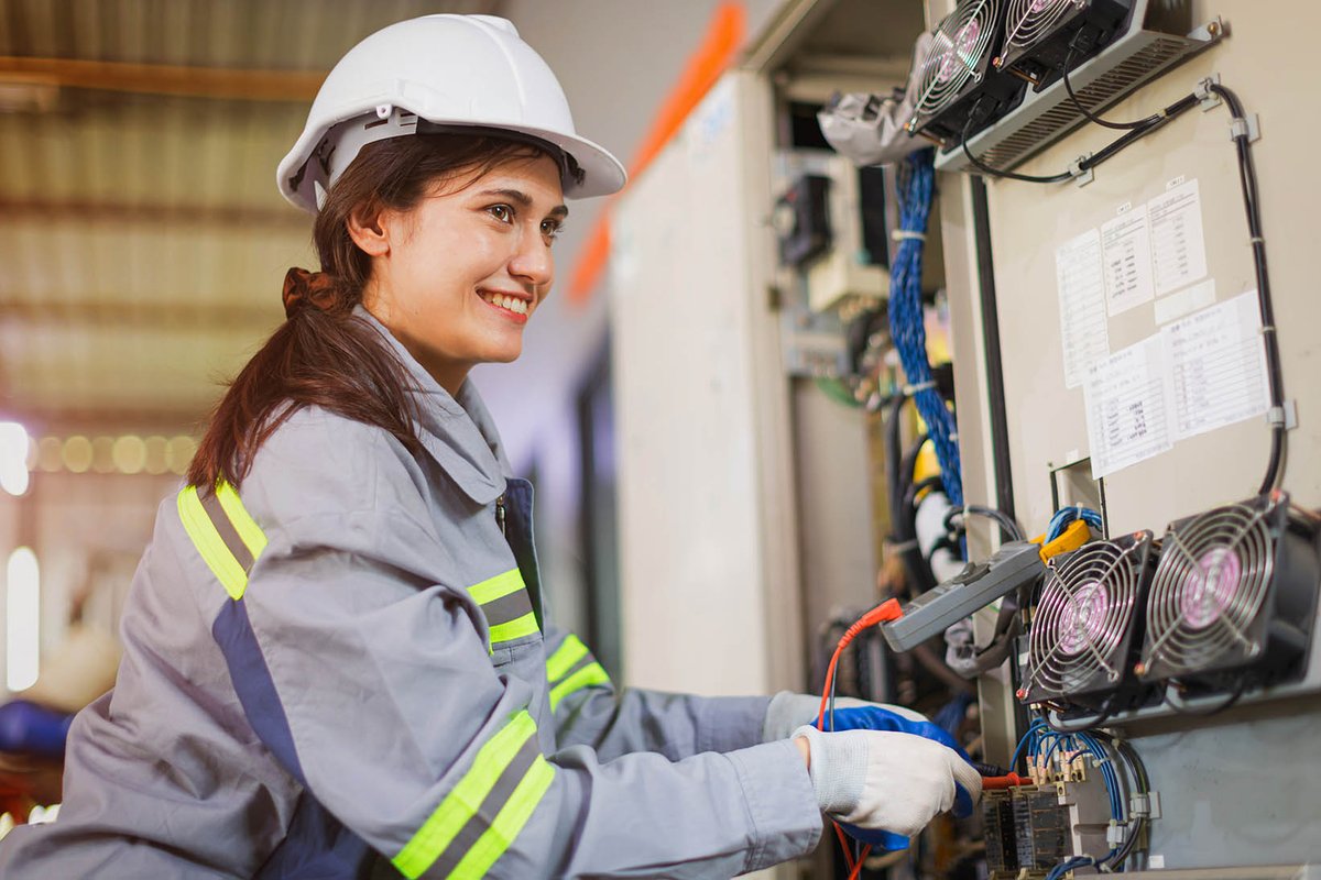 rev_ocean's tweet image. 💫 [JOBS] REV Ocean is looking for talented Electro Technical Officers who will be key crew members onboard the Research Expedition Vessel currently under construction. 
👉 Apply here: shorturl.at/nWXY9
📅 Deadline: November 26, 2023
#oceansolutions