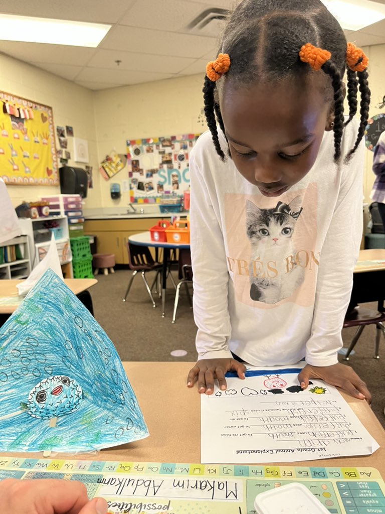 NewellGI's tweet photo. All of our First Graders are showing off their animal knowledge and their speaking skills at the Animal Museum this morning! #KnightsofNewell https://t.co/gZV9lWswbS