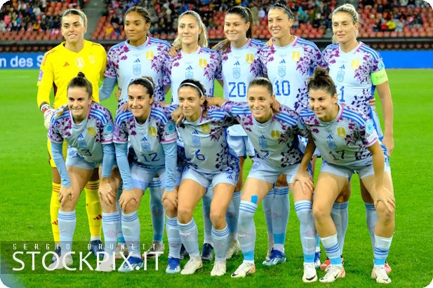 sergiobrunetti's tweet photo. World champion @SEFutbolFem at #letzigrund vs Switzerland @merymf4 @teresabelleira etc... https://t.co/c4L2L9ST3y