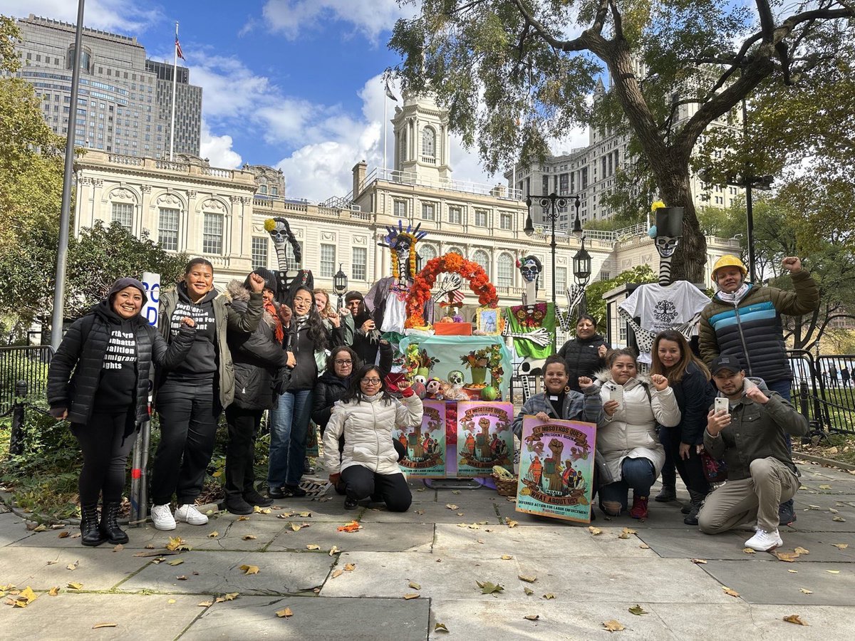 #NYC showed up today for #Díadelosmuertos to honor & remember our fallen workers & all those killed by social injustices, by demanding an investigation into the thousands of migrant workers who died during the pandemic! #DALE

👏🏽 @pueblostrasnac1 @NMCIR @DonBoscoWorkers