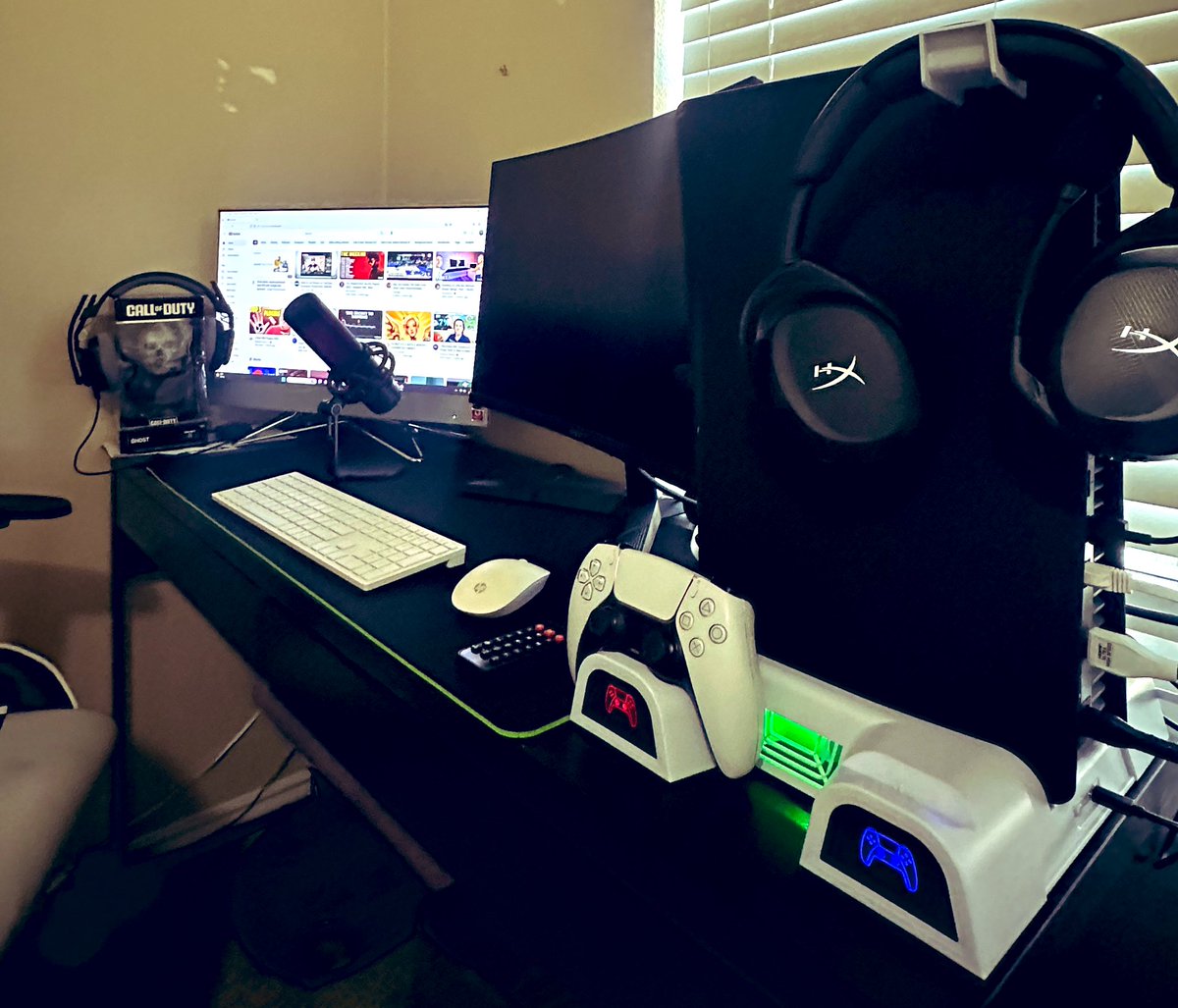 Ragged_Setter0's tweet photo. Got these new ps5 cooling stand.I will post a review after couple of months.
Lets see if it will work & also felt like sharing my lil setup 😅
#ghosthead #Astros #hpdesktop #ryzenmats #hyperxstinger2 #hyperxquadcast #nexigocoolingps5 #sonyps5 https://t.co/HMN0S1do9U