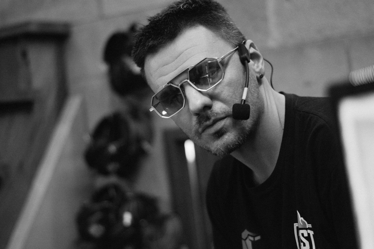 🔥LLEGÓ  EL MIÉRCOLES🔥

Hoy hay una nueva edición del fogón virtual!
La semana pasada vino <a href="/Analiaboccomino/">Analía Boccomino</a> de <a href="/sedacarmin/">SEDA CARMIN ROCK</a> al programa 121 y estuvo espectacular. Además pasó #GigioGonzalez
Gracias!

Les compartimos nuevas imágenes de <a href="/Malentiende/">Malentiende</a> !

NOS VEMOS A LAS 19HS!
#1QST