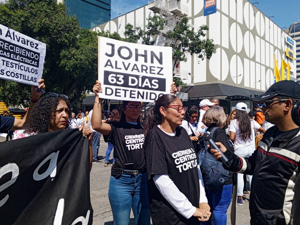 LibertadLuchSoc's tweet photo. LIBÉRENLOS | #1Nov | 📸 | Organizaciones defensoras de DDHH, familiares y amigos de presos políticos, gremios estudiantiles, universitarios y sindicatos, exigieron la libertad de todas las personas encarceladas injustamente por defender derechos.  #LibertadParaTodos. https://t.co/Y0JAjAkJ53