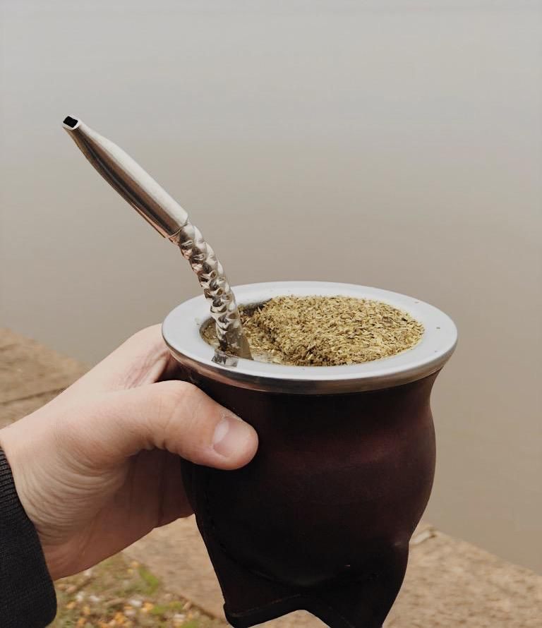 -Me haces muy feliz 
-Flaco soy solamente un mate