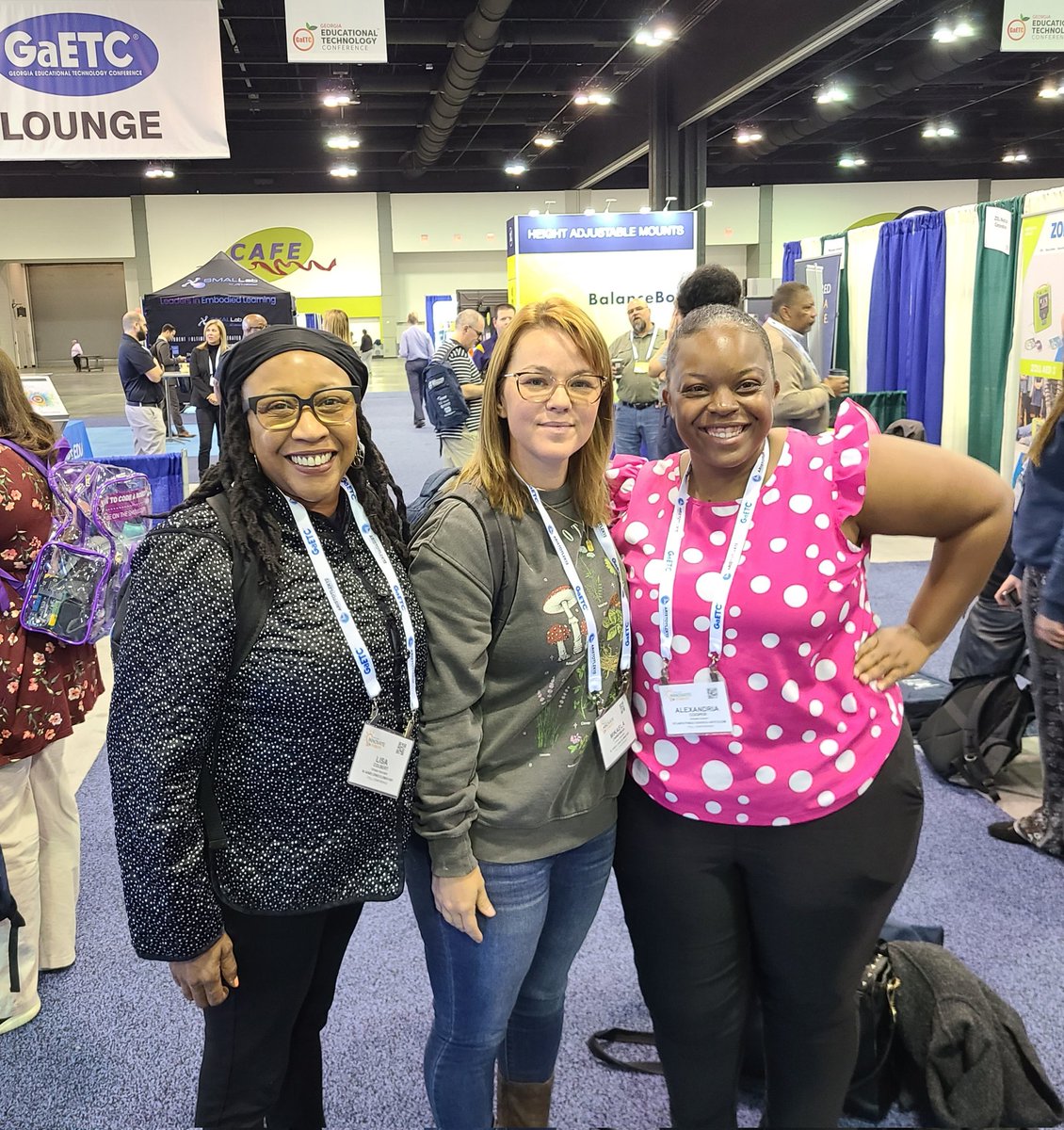 ❤️ running into my favorite educators @STEAMingCooper! @LisaColbert10 is famous! She introduced me to so many wonderful people that I look forward to collaborating with #GaETC23 @rob_p_williams_