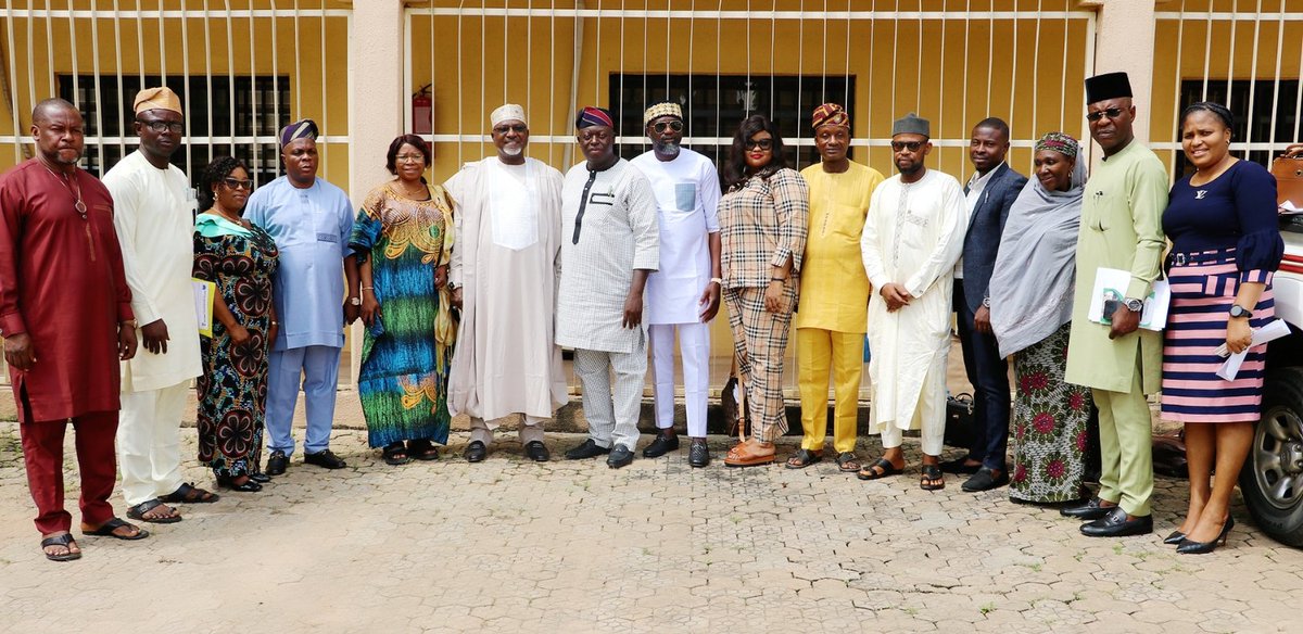 On  Wednesday, 1st Nov 2023 my Management team &amp; i recieved the Osun State delegation led by the  Hon. Commissioner for Water Resources, Hon. Sunday Oroniyi  who paid a courtesy visit to the Commission's HQ in Abuja. <a href="/JEnvironmentNG/">Jewel Environmental Initiative</a> <a href="/Temple_Oraeki/">Hakuna Matata</a> <a href="/FMWR_Nigeria/">Water Resources Nigeria</a> <a href="/ywp_Nigeria/">Nigeria Young Water Professionals</a>