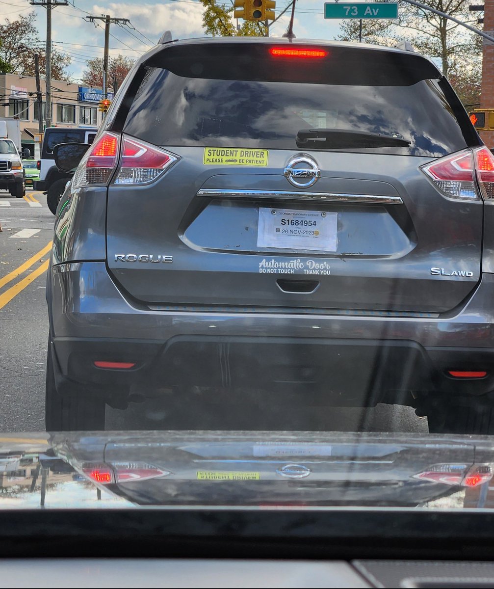 TRAVELSnCHASES's tweet image. When you get stuck behind this guy.  #IYKYK #NYCproblems