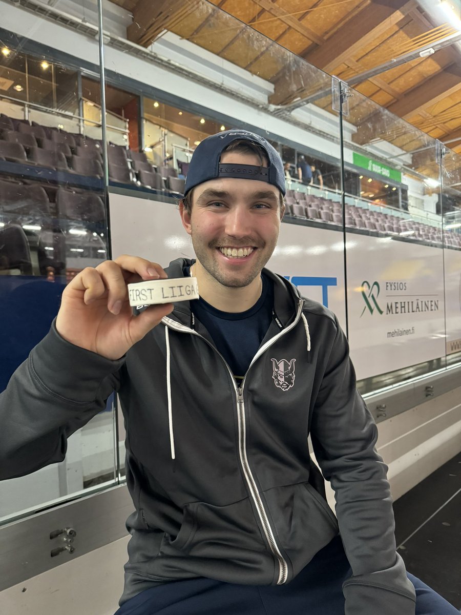 Ensimmäisten Liiga-maalien arvoinen hymy ☺️ #Jukurit #Liiga