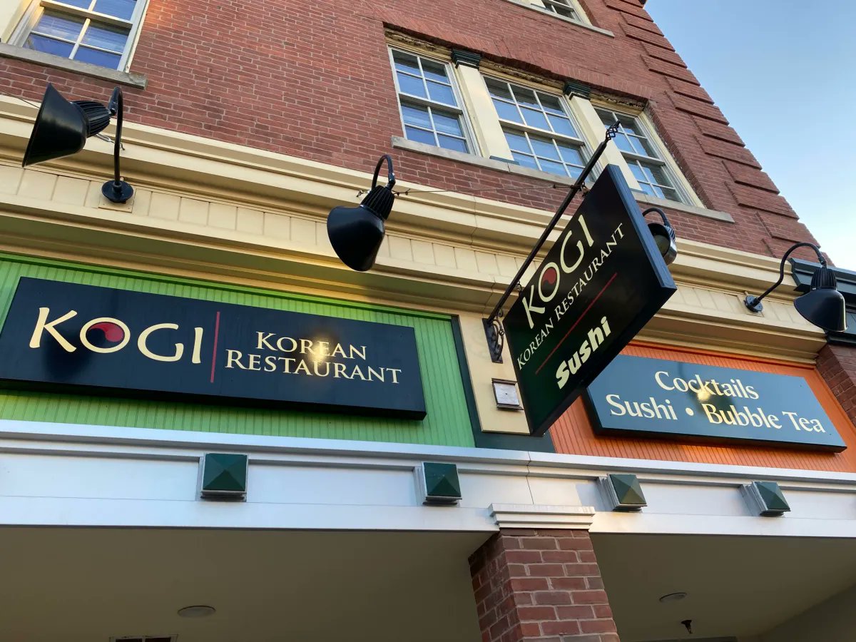 SeePlymouth's tweet image. Highlighting our friends at Kogi Bar and Grill on #WorldVeganDay! There is something for everyone at this delicious #PlymouthMA restaurant known for their traditional #Korean stews and assorted dishes alongside #sushi and cocktails. They have several #vegan alternatives to their…