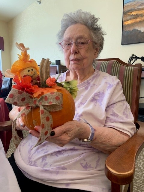 OakwoodHC's tweet photo. Congratulations to the creative winners and thank you to everyone who participated in our pumpkin and gourd carving/decorating contest. #TrilogyLiving https://t.co/uniR2bOYlj