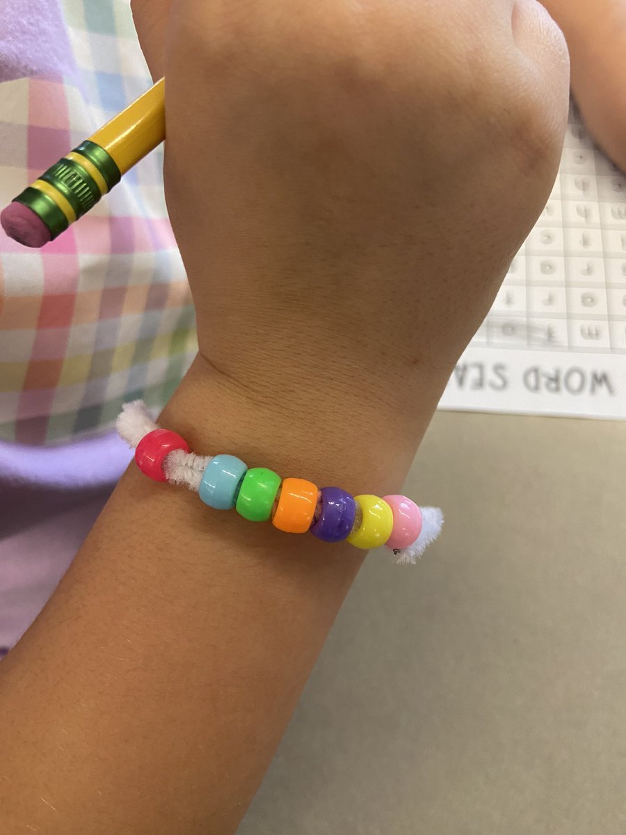 shaefferclass's tweet photo. Ask your child about their Respect Bracelet!@SLCSBrummer https://t.co/CQqY206Rzv