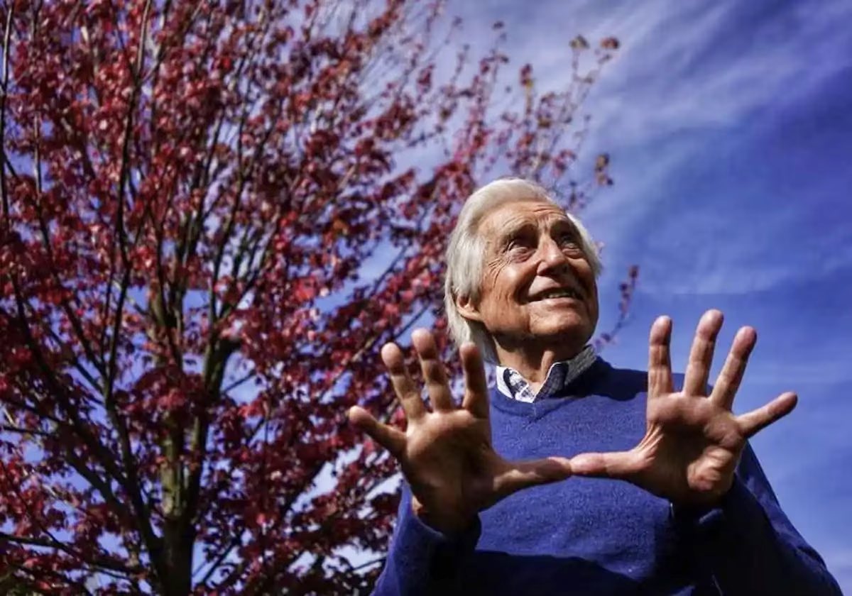 ¡Felices 91, querido Maestro Joaquín Achúcarro! Que la vida te siga regalando extraordinarias horas al piano, para seguir expandiendo (¡aún más!) tu insaciable curiosidad y profunda sabiduría.

#JoaquínAchúcarro

📸 Ignacio Pérez