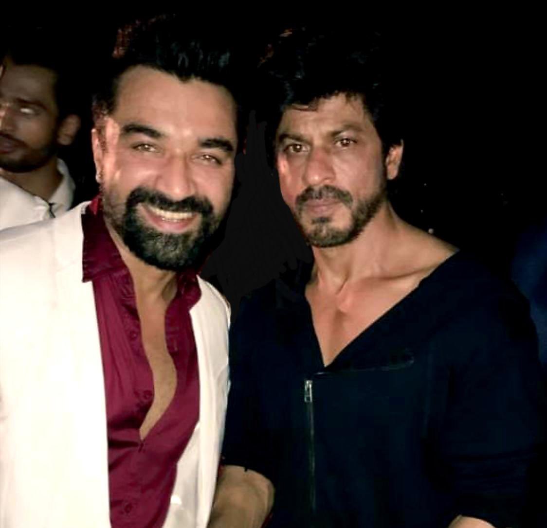 AjazkhanActor's tweet photo. Happy birthday khan Sahab Bollywood Ko Dubara Zinda Kiya hai Apne  Covid K Baad . Upar Wala Apko Khush Rakkhe Hamesha Aur Sehat  Mand Rakkhe We Love You Bhai ❤️🤗
@iamsrk
 #HappyBirthdaySRK #happybirthadaysrkday #ajazkhan https://t.co/sJCB1BY2vG