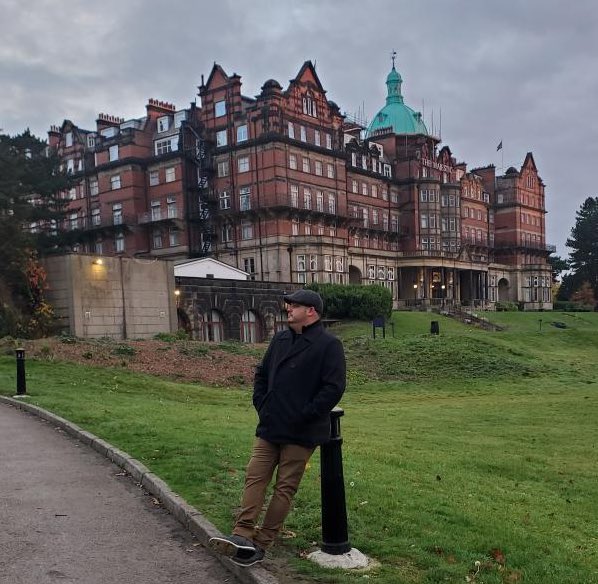 NEW #kickstarter ALERT:

It’s about…the toilets at one of my favorite places in the world: The Majestic Hotel in Harrogate, the only place to stay during <a href="/ThoughtBubbleUK/">Thought Bubble Festival</a>.

Tons of great creators, including my super talented homie <a href="/aaroneamer/">Aaron Eamer</a>!
kickstarter.com/projects/chris…