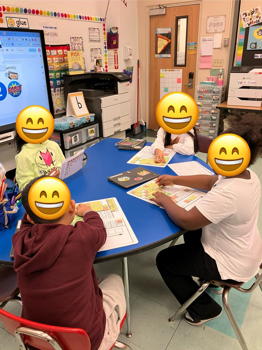 gins_miss's tweet photo. My favorite form of assessment- let the students lead the lesson! Proud of my third grade readers! 📚📖 https://t.co/XZQkTXtaWp