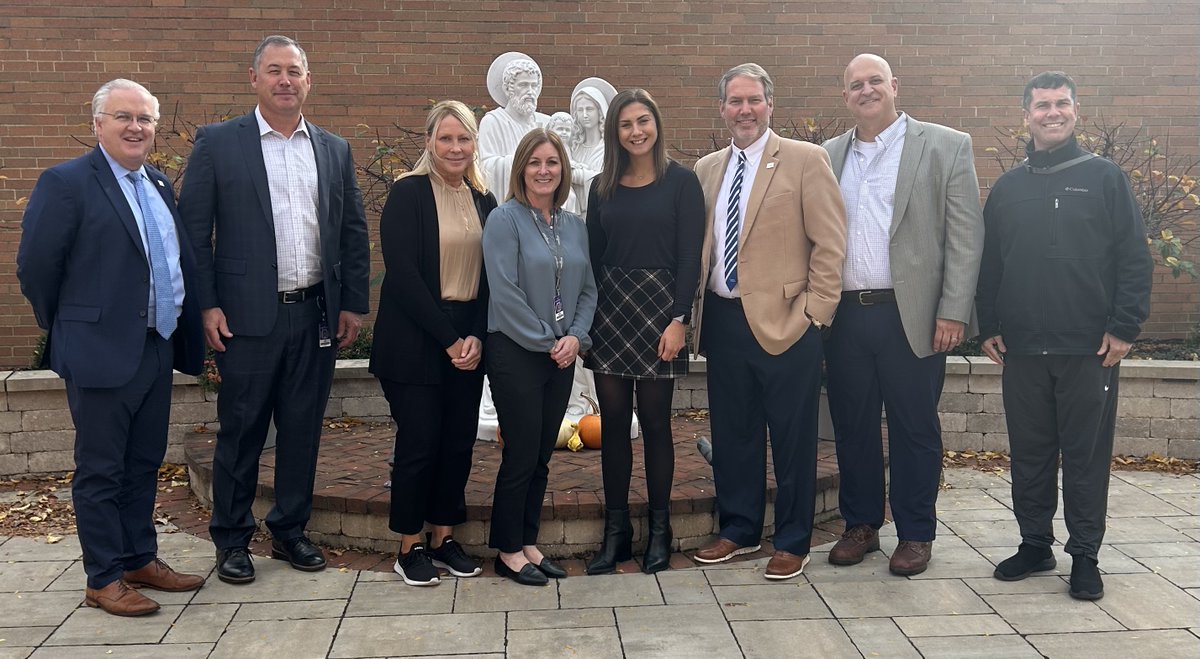 partnersmission's tweet photo. W spent the last two days with the @SFDStallions team in Ohio studying the vision for the future of the school. We are excited to serve the school in advancing the mission of Catholic education.
#Advancement #Vision #PartnersinMission #CatholicSchools #CatholicEducation https://t.co/MhqvlStyAx