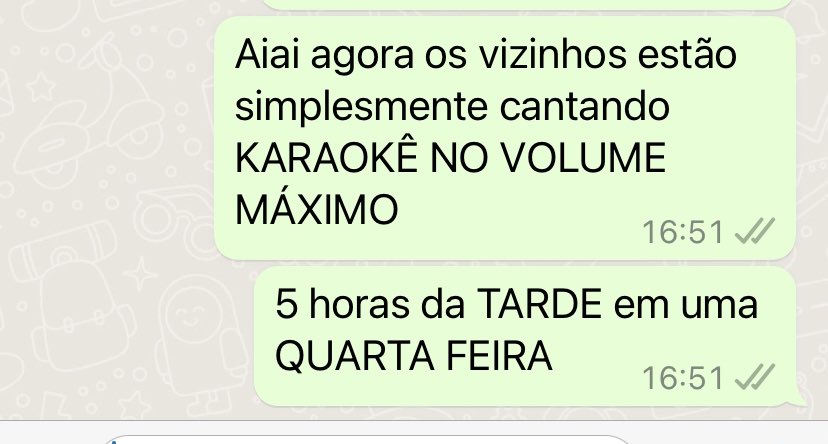 _caren's tweet photo. Eu só queria ficar tranquila em casa depois do trabalho 😔😩 https://t.co/hT9dsMGpXm