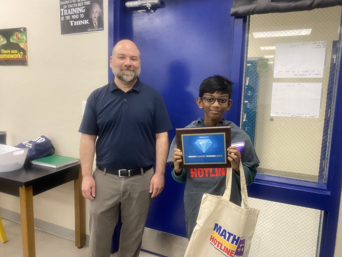 👏🏼Give it up for Monessh at Benito Middle for being our 7th Gemmy Student Winner! 🎉🏆 Pictured here with his math teacher, Mr. Jenson! @EdGems_Math @Mathnasium @hcpsMS @HillsboroughSch @HCPSBenito